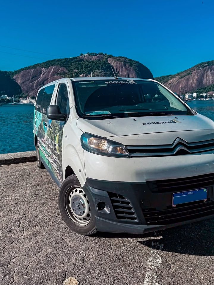 Citroën Jumpy da Ilha Go na orla do Rio
